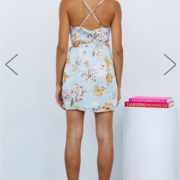 Length from bust to hem of size S: 74cm
Cold hand wash only.
Polyester - Picture 3 of 5